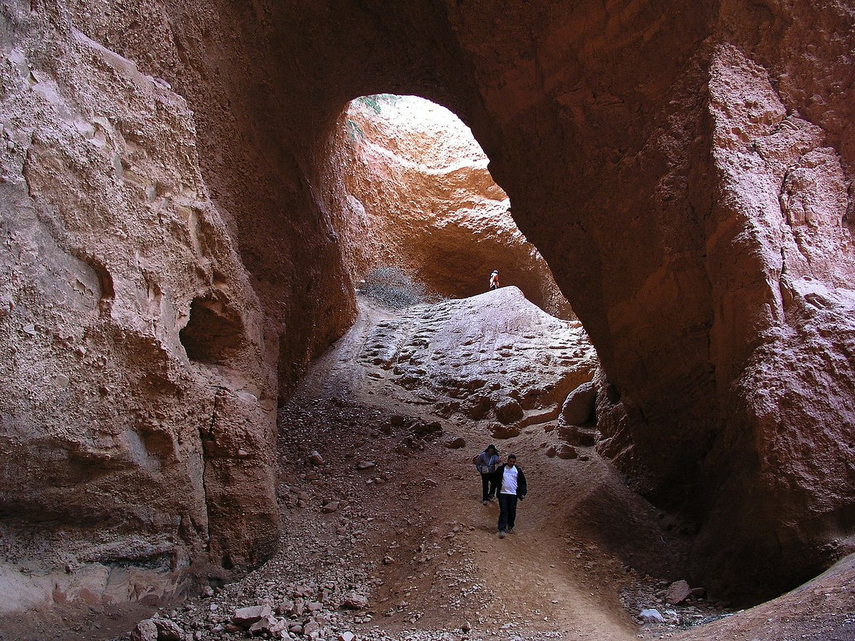 5/ It's easy to understand why Rome wanted this Peninsula. We had extremely vast iron and gold mines (the largest open-pit gold mine in the Roman Empire was in Las Médulas), our weather was advantageous and our soil very rich (Spain feeds most of the EU to this day).