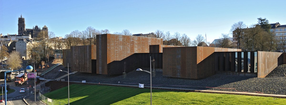 BMISiplastfr's tweet photo. Retour sur le #chantier du @MuseeSoulages : #étanchéité sur #bacacier 600 m² de #toitureterrassevégétalisée sur dalle béton #Preflex + #Graviflex. La haute performance @BMISiplastfr pour des interventions variées sur un seul #bâtiment ➡️ https://t.co/8p4Ym3tQDx. #BienPlusQuUnToit https://t.co/zVqKcpiKkR