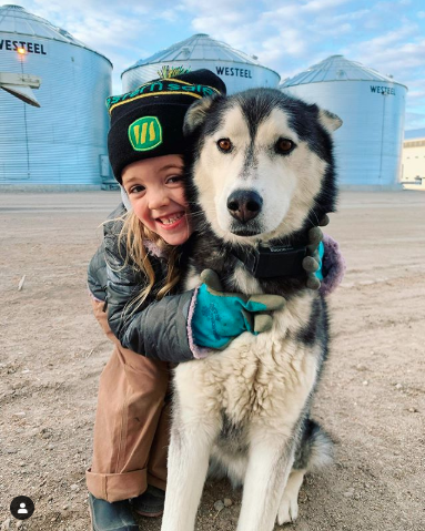 The cutest seeding helper we could ever ask for 🚜🌾 
📸 :@__nicoleconnor
