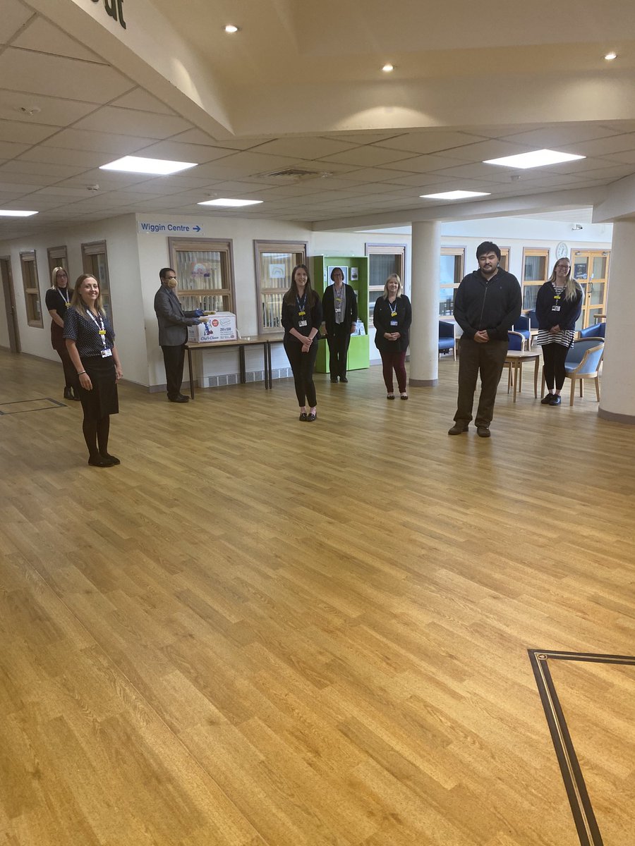 Thank you Abdul from Fazeley Park  Restaurants@ParkFazeley for your kind donation of curry for the staff <a href="/SRP/">Steve Pettifer</a> <a href="/UHDB/">vd DB uh</a> a very tasty meal 😊