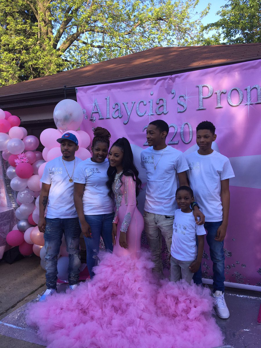 1sister2another's tweet photo. My eldest grand kids my grand girl Alaycia had prom in her back yard Sat -Dope https://t.co/9ude8uN8e5