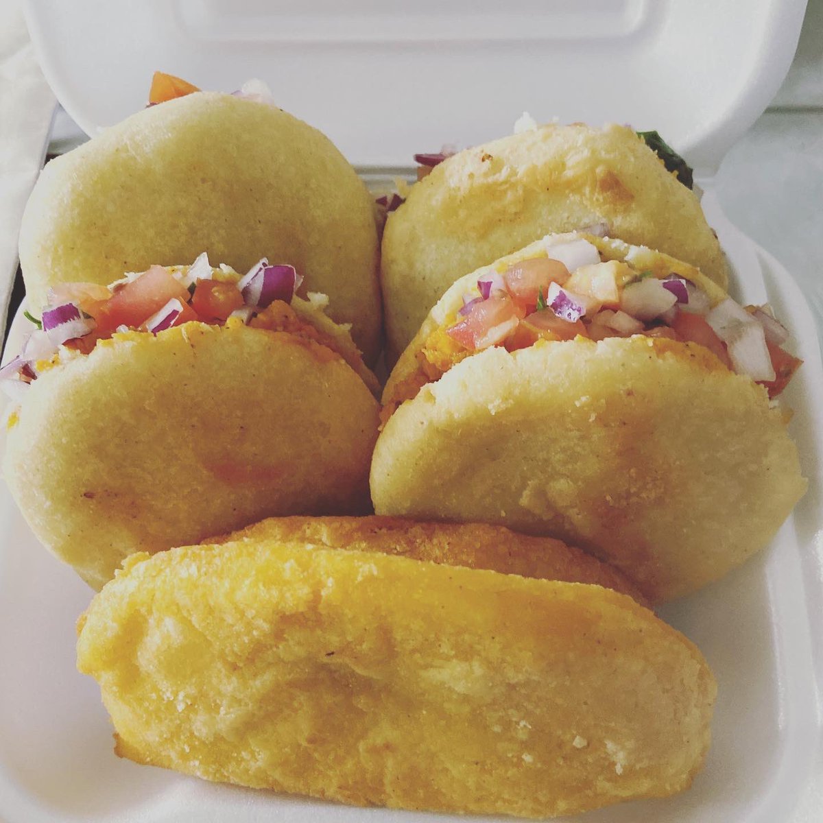 PBorincano's tweet photo. Para nuestros clientes VIP 
Arepas y Empanadillas de Maíz 🌽 

Complaciendo Paladares 🇵🇷 https://t.co/quKYNO7mGA
