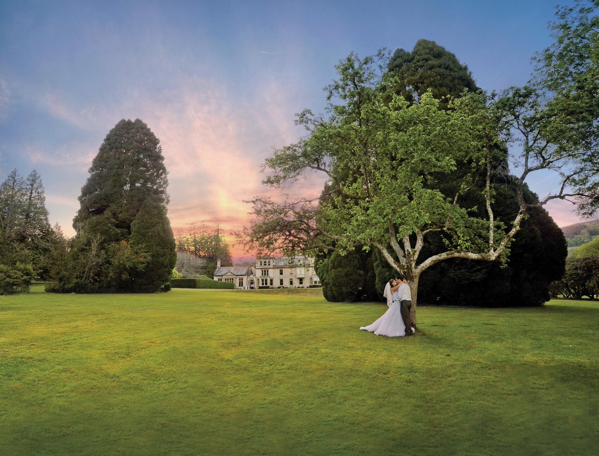 ukweddingvenues's tweet photo. Set amid 90 acres of beautiful parkland and gardens overlooking the River Dart it is hard to imagine a more perfect setting than Holne Park House https://t.co/m3Mkumyg3Z @HolneParkHouse #wedding #devonwedding #weddingvenue #countryhousewedding #engagedinlockdown #weddingday https://t.co/VgWLHvpKUz
