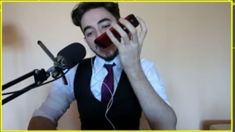 MIRATECOMENT0's tweet photo. ¿Diga? ¿...Cómo? ¿Que tenemos nuevo programa y no me había enterado? Madre mía... ¿Que estoy cogiendo el móvil mal? Bueno hombre, tampoco te pongas así... ¿Que me deje de gilipolleces y vaya a verlo? Venga va, si insistes... #MTC9 https://t.co/UCnX1AlIgV