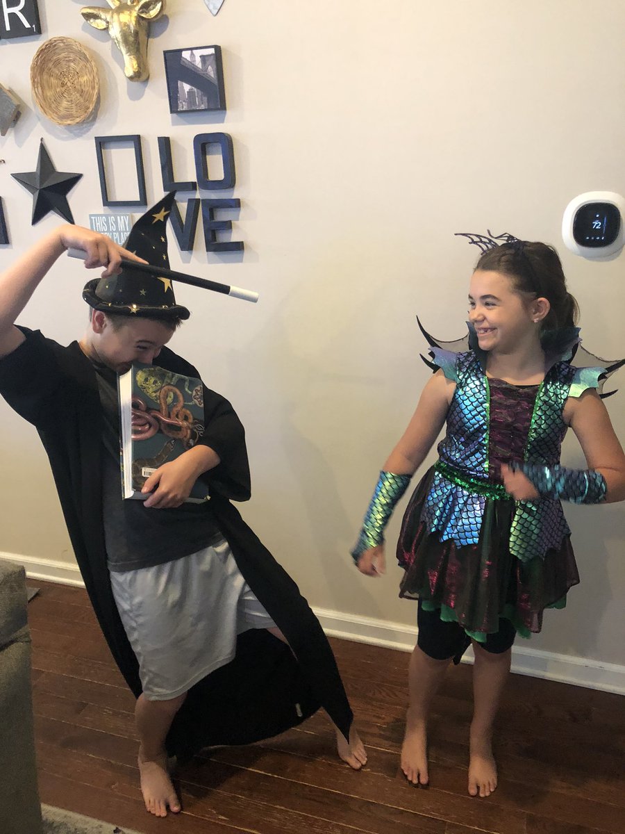 stelladotbyjenn's tweet photo. 🎶just another MAGIC Monday🎶 #campfirereader #lastdaysofschool #wizard #dragon @CollsCampYet @negrigarfield1 @Colls_Garfield https://t.co/Hy7A1PCOsY