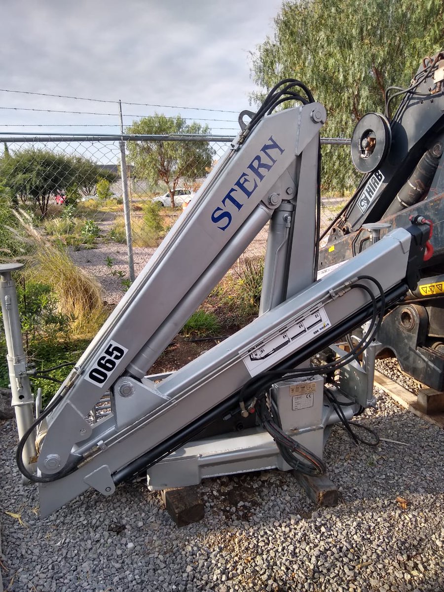 LayconM's tweet image. Seguimos trabajando en Laycon Machinery, con nuevas opciones accesibles. 
Como esta grúa Italiana Stern de 3.5 toneladas. 
La opción Ideal si requieres levantar pesadas cargas 🇲🇽
#gruasarticuladas #gruaslaycon #construccion