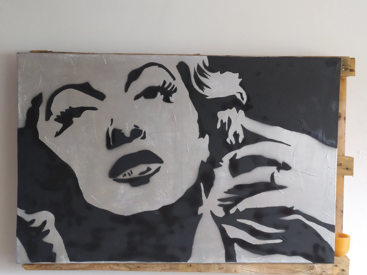 ChePollux's tweet photo. Pochoir sur toile 75*115 
#chepollux #danielledarrieux https://t.co/YwtnBZg9cp