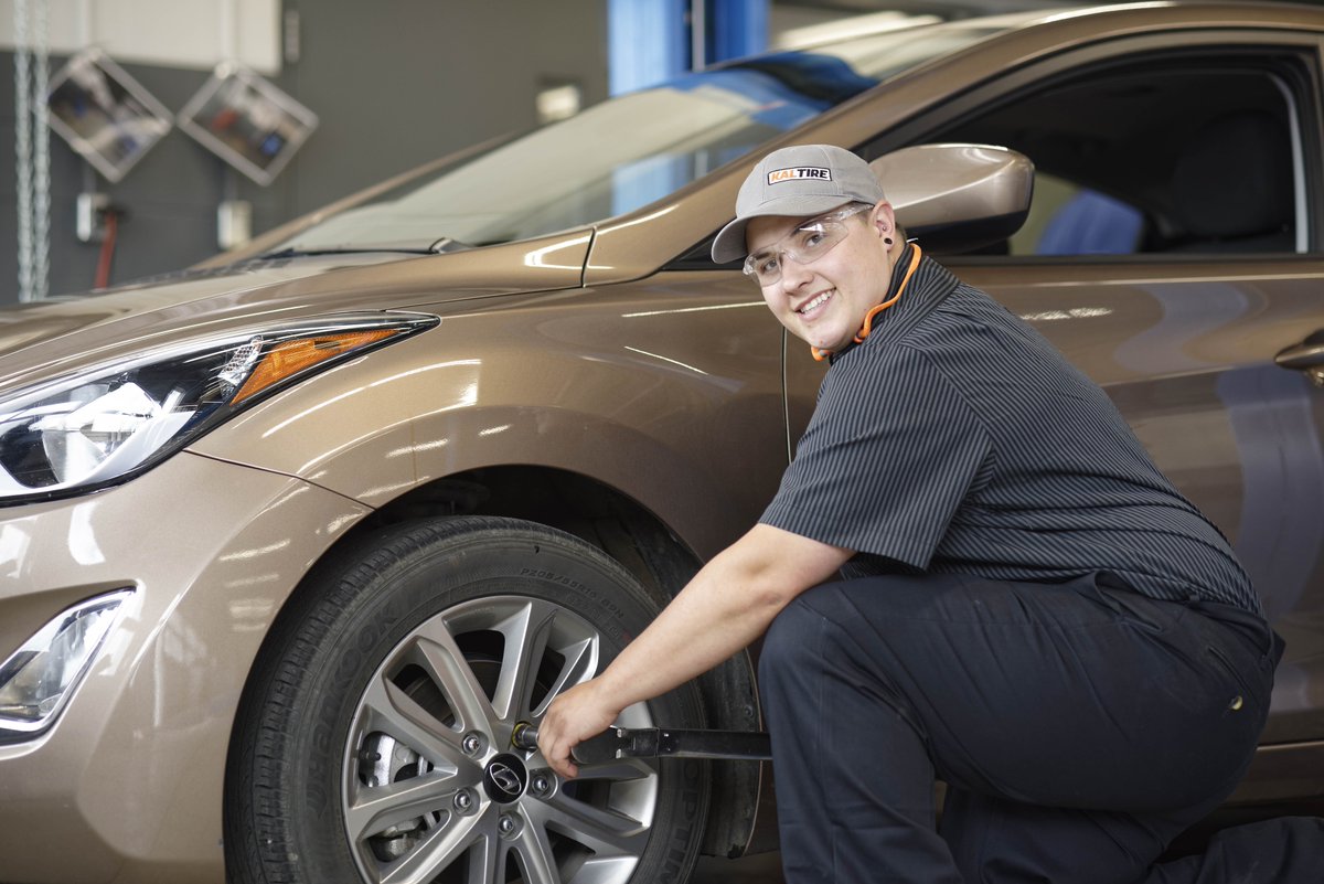 KalTire's tweet photo. #RetorqueReminder! If you just had a winter tire change, remember to return the next business day so we can #retorque your lug nuts. Stores are still open to serve customers in need. #wintertirechange #spring
https://t.co/bA11QKEu2X https://t.co/9gVLSfG5S9