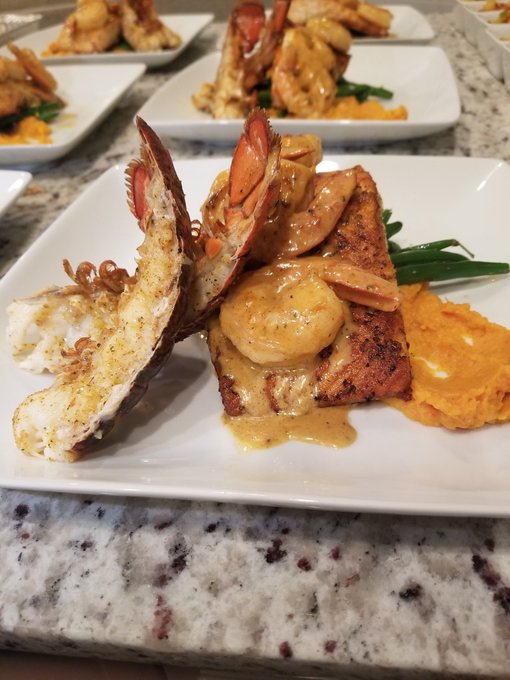 A few weeks ago me and a other chef made these dishes for a private event it came put pretty well https://t<a href="/tag/chefsomal"class="tags"><span>#chefsomal</span></a><a href="/tag/dreamcon2023"class="tags"><span>#dreamcon2023</span></a><a href="/tag/blerdcon2023"class="tags"><span>#blerdcon2023</span></a><a href="/tag/drago"class="tags"><span>#drago</span></a>