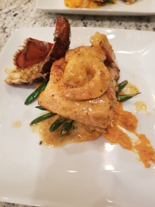 A few weeks ago me and a other chef made these dishes for a private event it came put pretty well https://t<a href="/tag/yesplease"class="tags"><span>#yesplease</span></a><a href="/tag/stop"class="tags"><span>#stop</span></a><a href="/tag/pleasedontstop"class="tags"><span>#pleasedontstop</span></a>