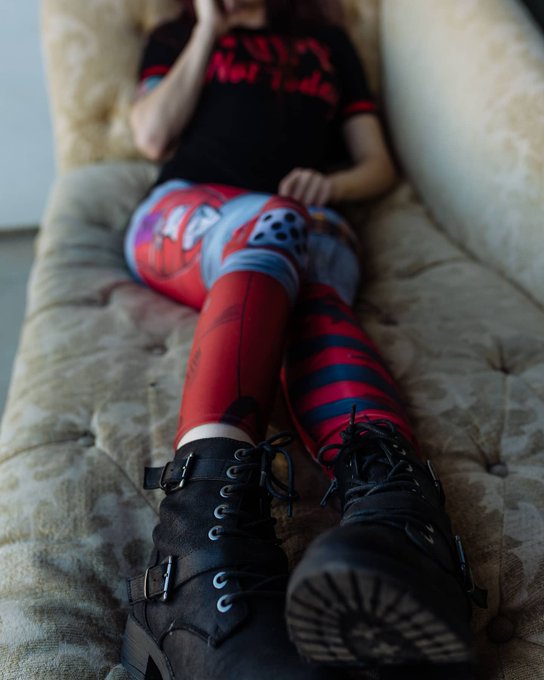 Why can't I find my favorite leggings!! Did my truck eat them? Did I? O.o oh my! Enjoy these pix by @TheGlamworks<a href="/tag/leggings"class="tags"><span>#leggings</span></a><a href="/tag/gamergirl"class="tags"><span>#gamergirl</span></a>