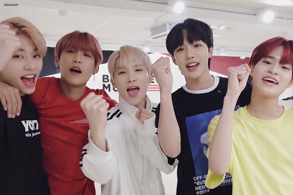 Seomin220519's tweet photo. #Youngmin_comeback_with_AB6IX 
#ABNEW_NEED_5_MEMBERS_TOGETHER 
Em không biết là anh có đọc được hay hiểu được những gì em nói không, nhưng em chỉ muốn anh biết, anh sẽ mãi là Lim Youngmin, mãi là Leader của AB6IX. Số 6 ấy không thể mất 1 được...6-1=0 https://t.co/h4ytCdVDf0