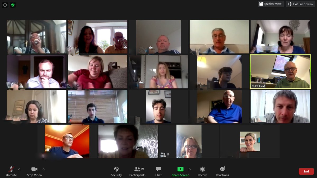 JohnstoneBand's tweet photo. Trombonist #MichaelHext zoomed into the #virtualJB bandhall this week to talk about “Performance and Presentation”. The band enjoyed hearing about Mike’s varied career and experience from #YMOTY 1978 to date, and a little bit of playing too! Thanks Mike!💙📎
#brassband #trombone https://t.co/m2U6XxIrL7