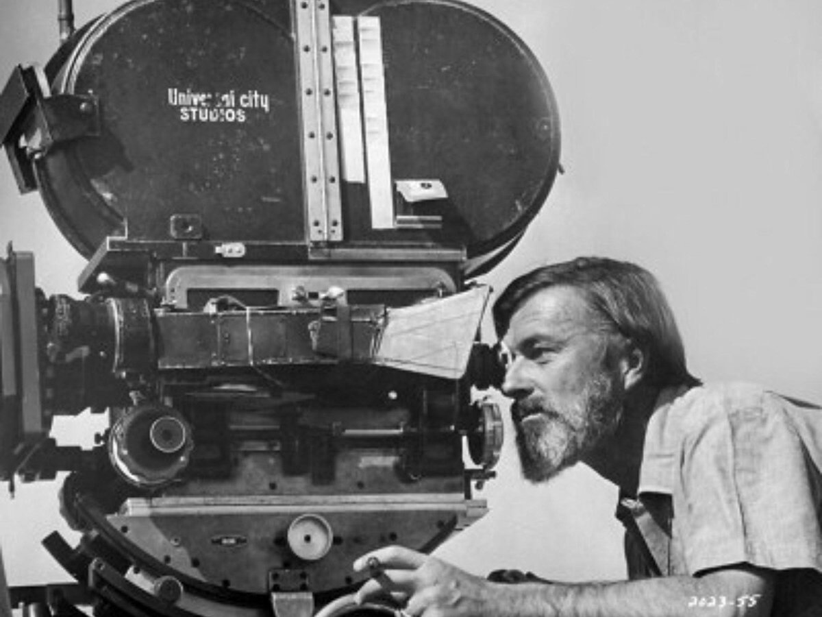Conrad L. Hall, ASC Archives (@hallarchives) on Twitter photo A MUST-WATCH: 2-Hour interview with three-time Oscar-winning cinematographer Conrad L. Hall, ASC (Raw Footage):
youtube.com/watch?v=BqvIR_âŠâŠ
Thanks to <a href="/ElioFilmmaker/">Elio Lucantonio</a>
#ConradLHall #ConradHall #ConnieHall #LEGEND #TheASC #Filmmaking #Cinematography A MUST-WATCH: 2-Hour interview with three-time Oscar-winning cinematographer Conrad L. Hall, ASC (Raw Footage):
youtube.com/watch?v=BqvIR_âŠâŠ
Thanks to <a href="/ElioFilmmaker/">Elio Lucantonio</a>
#ConradLHall #ConradHall #ConnieHall #LEGEND #TheASC #Filmmaking #Cinematography