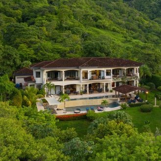 Some of our <a href="/GroupNamu/">Namu Travel Group</a> Staff have been able to "work from home" at our amazing hotel <a href="/villabuenaonda/">Villa Buena Onda</a> in the hills of Playas del Coco!  <3