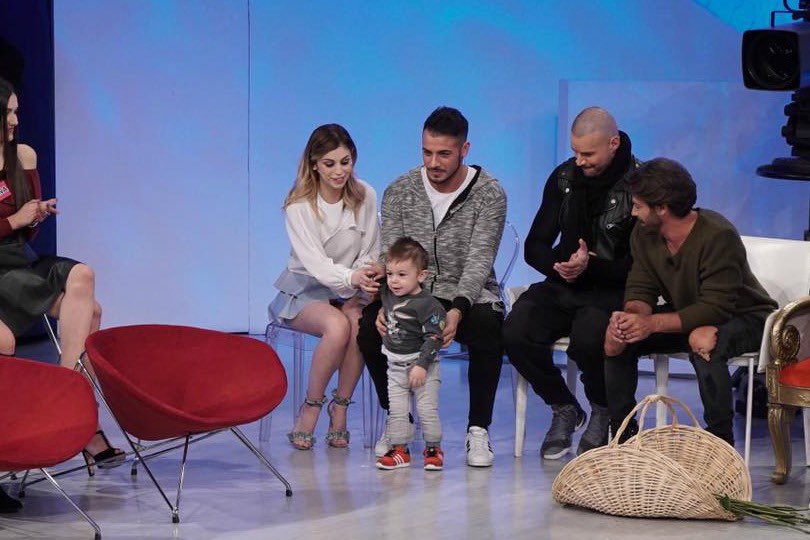 demag0gica's tweet photo. Aldo e Alessia in tendenza perché nonostante tutto restano una delle mie coppie preferite di sempre #uominiedonne https://t.co/utO4AMFK3d