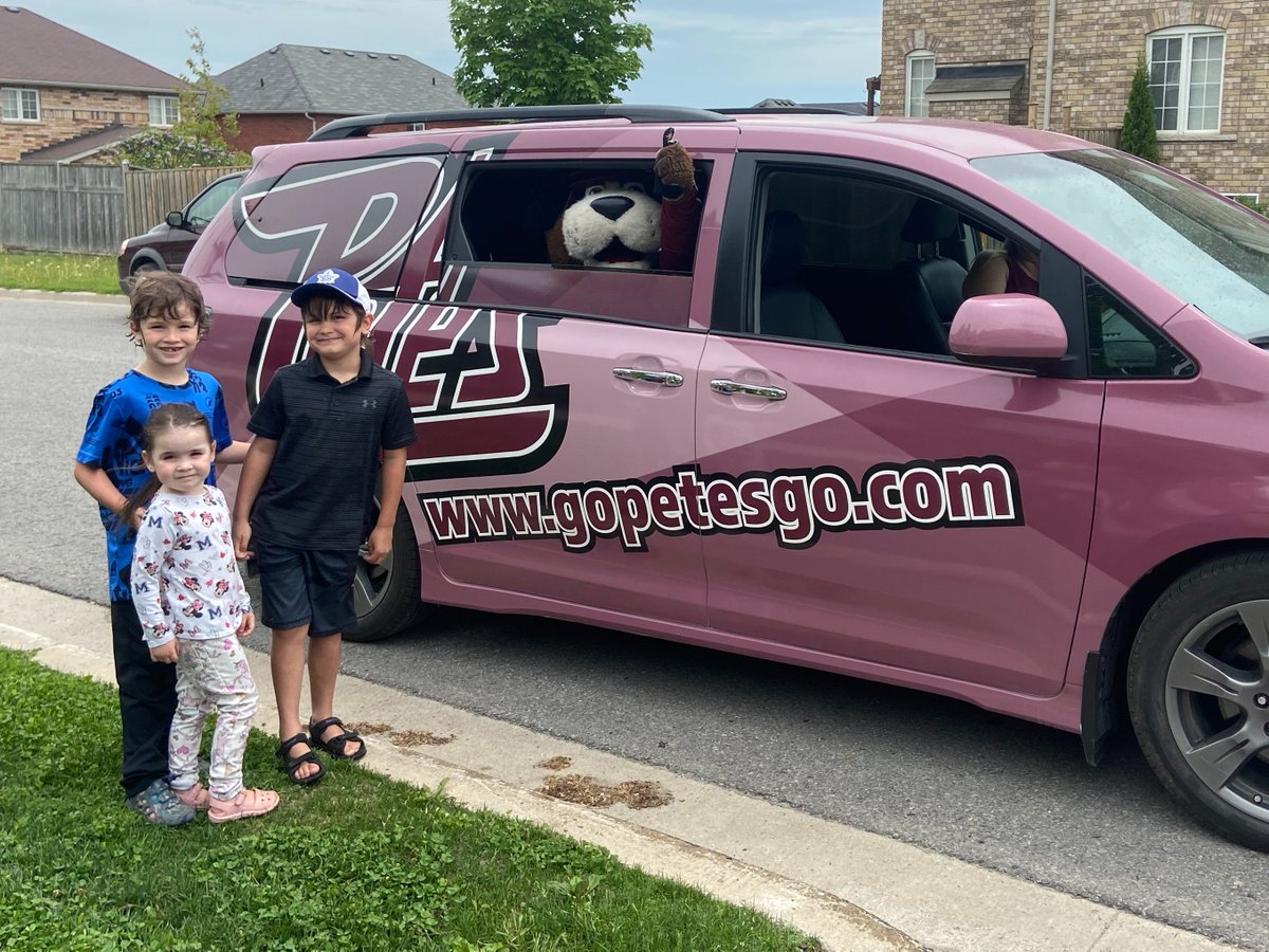 Roger has made over 100 birthday, anniversary, and fundraiser visits in #ptbo (and counting)! 

Want to put a smile on someone's face at their special event? 

REQUEST ROGER // gopetesgo.com/driveby-request

#gopetesgo