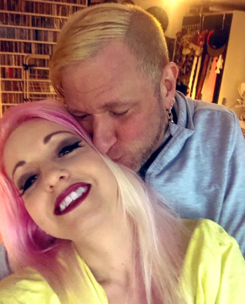 MyWildestDream's tweet photo. #Adorable
#PinkHairDontCare
#PrettyInPink
#PrettyInPunk 
💖☠️💖☠️💖☠️💖 https://t.co/xICSaxq4vM