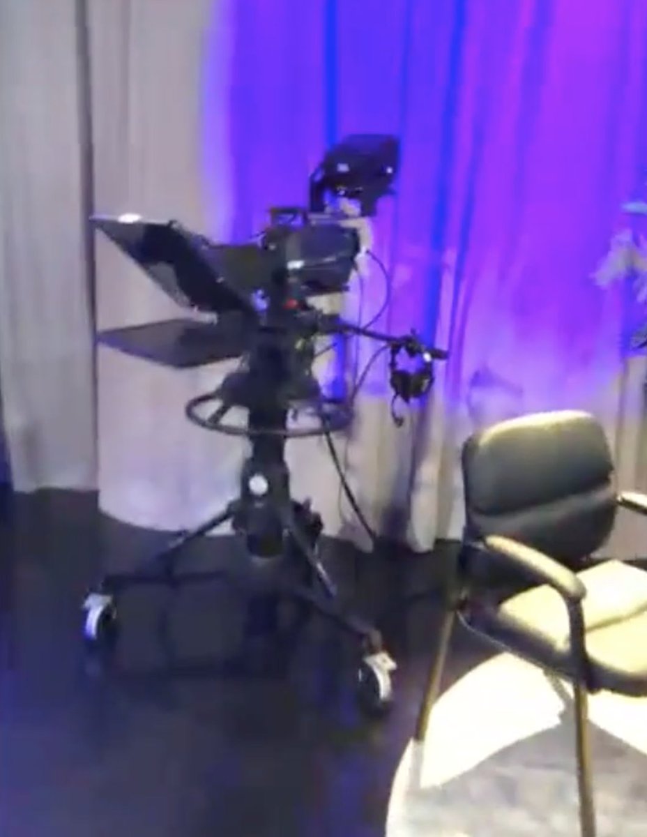 dhstvmedia's tweet photo. Great virtual tour of The Harrington School of Communications @universityofri today! Special thanks to Broadcast Center Manager Jeffrey Fountain who guided us and answered all our questions for students @DartmouthHS #DHS180 https://t.co/iEWcPbK66D