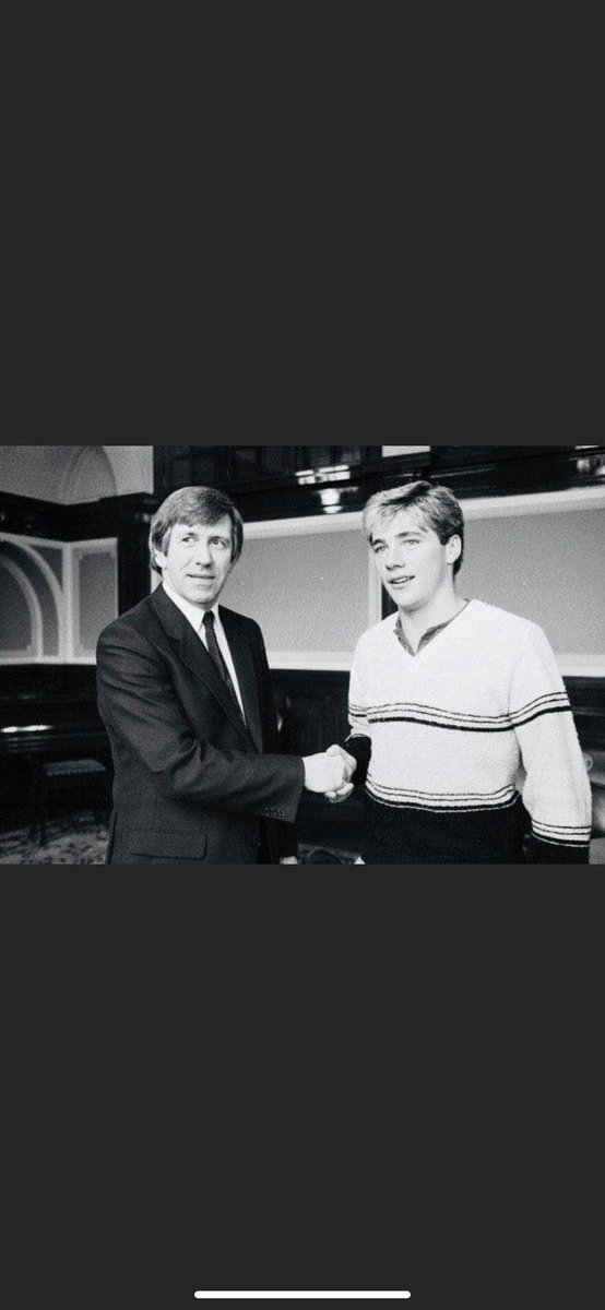 williecruick's tweet photo. Great photo of 2 greats... ⁦@talkSPORT⁩ @laurawoods @andrewflintoff https://t.co/gyvOuCvlI0