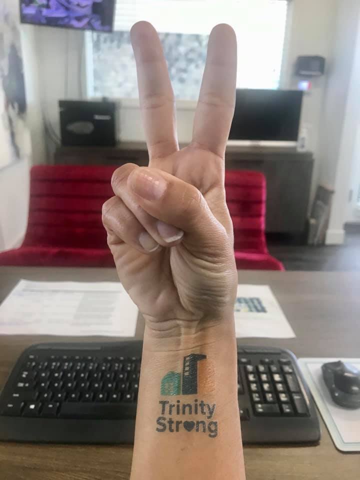 TrinityPmTweets's tweet image. Across the nation, our team members continue to be #TrinityStrong for their residents, neighbors, fellow coworkers and loved ones. Spreading PEACE to you and our world today! ☮️

Picture submitted by Gioconda C., Community Manager at @AlturasOxnard in Central California.