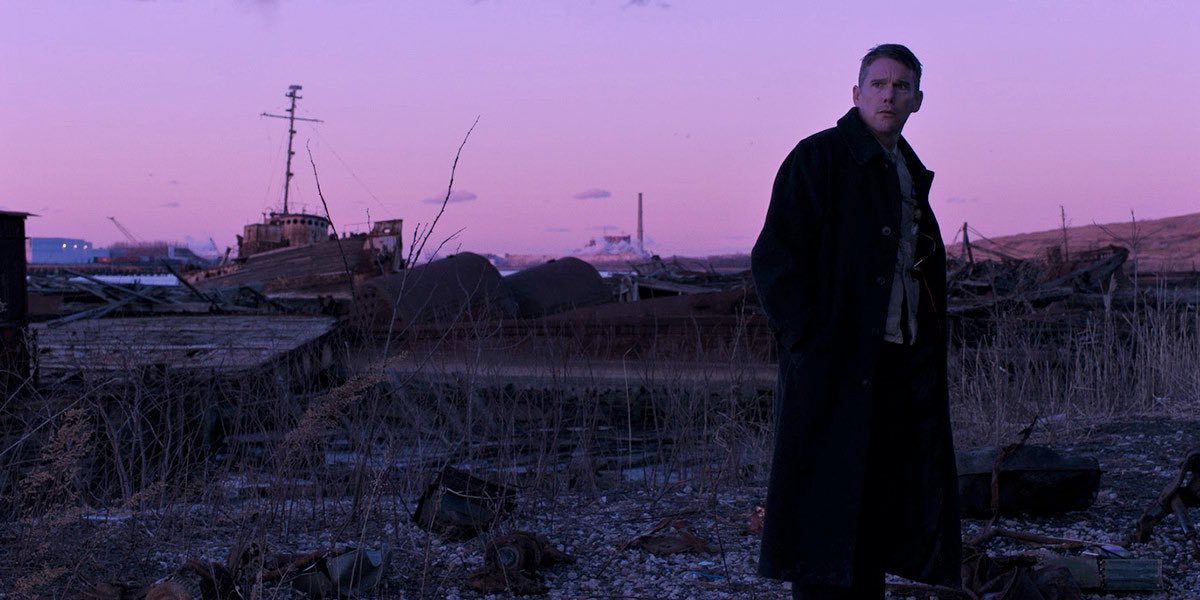 LeBleuduMiroir's tweet image. Disponible sur @OCSTV, #FirstReformed de P. Schrader, avec Ethan Hawke.

"Empruntant aux maîtres de la peinture du clair obscur, Schrader filme l’histoire de cet homme avec une austérité saisissante, dont la fraîcheur émerge, face au reste des productions" lebleudumiroir.fr/critique-first…