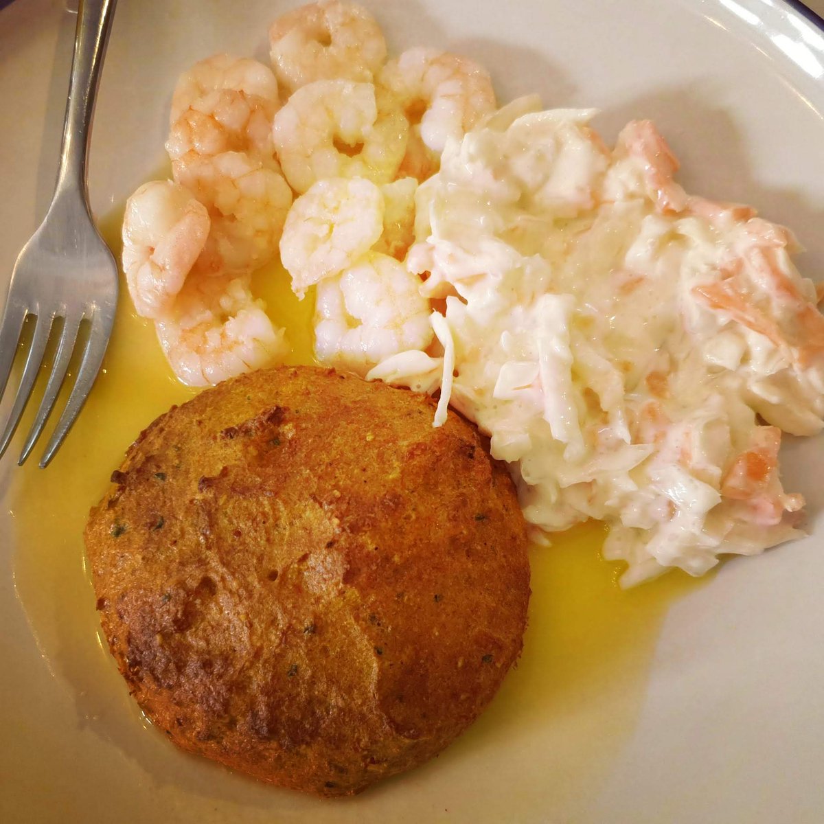 KetogenicF's tweet photo. Salmon and crab patties with garlic prawns and coleslaw 😍🥰 #keto #lowcarb #ketodiet #lchf #ketolife #ketosis #ketogenic #weightloss #ketolifestyle #ketoweightloss  #ketoaf #paleo #salmon #prawns #garlic #coleslaw https://t.co/Kl0blLhWqJ