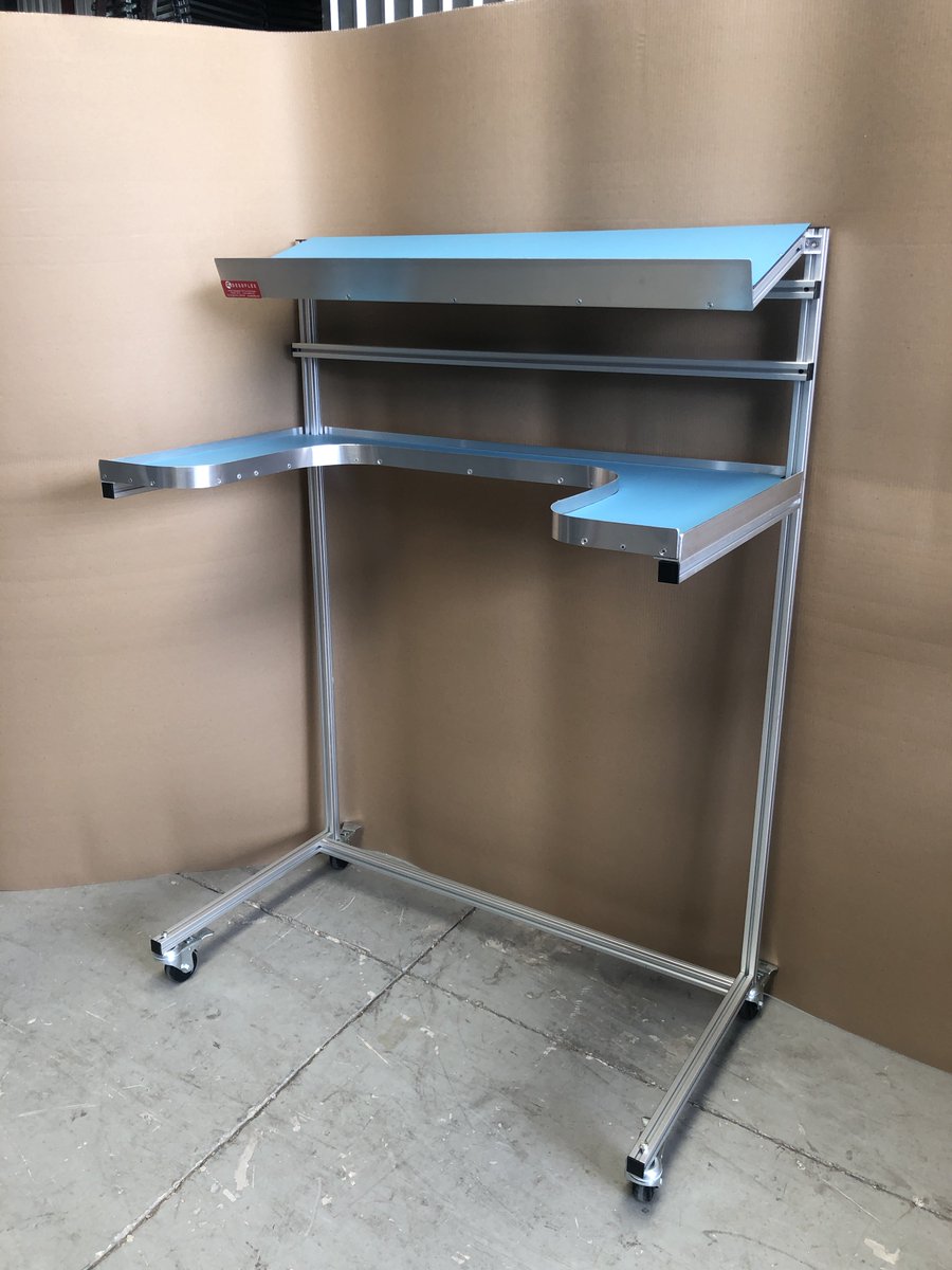 desoflex's tweet photo. Proporciona un óptimo manejo de componentes especializados, mediante soluciones funcionales y estéticas hechas de Perfil de Aluminio Extruido y otros materiales antiestáticos, como tapetes ESD y plásticos de ingeniería.

#HazloDesoflex 💡 https://t.co/5f98voxdeV