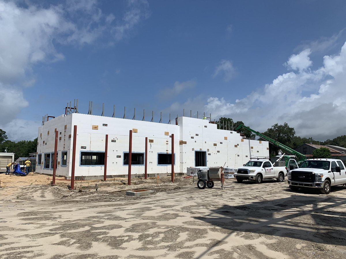 Parapet walls going up for the Culver’s restaurant. #ICFConstruction #stickbuiltisforsissies #FoxBlocks.