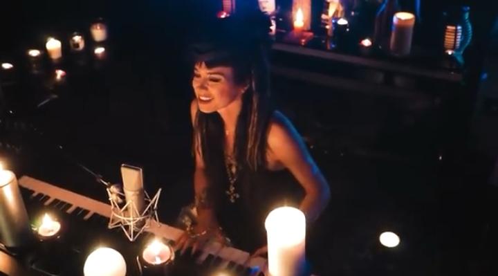 larasaudade's tweet photo. Oggi al lavoro avevo un motivo in testa che faceva così:🎶acqua e molly macchina sportiva vedo a scatti trapshit...🎶 ovviamente nella tua versione @ManuDolcenera perché con il tuo piano e voce hai reso molto molto piacevole il suo ascolto
#leconseguenzediPussy
#macheteaid https://t.co/Z06Ibe32PQ