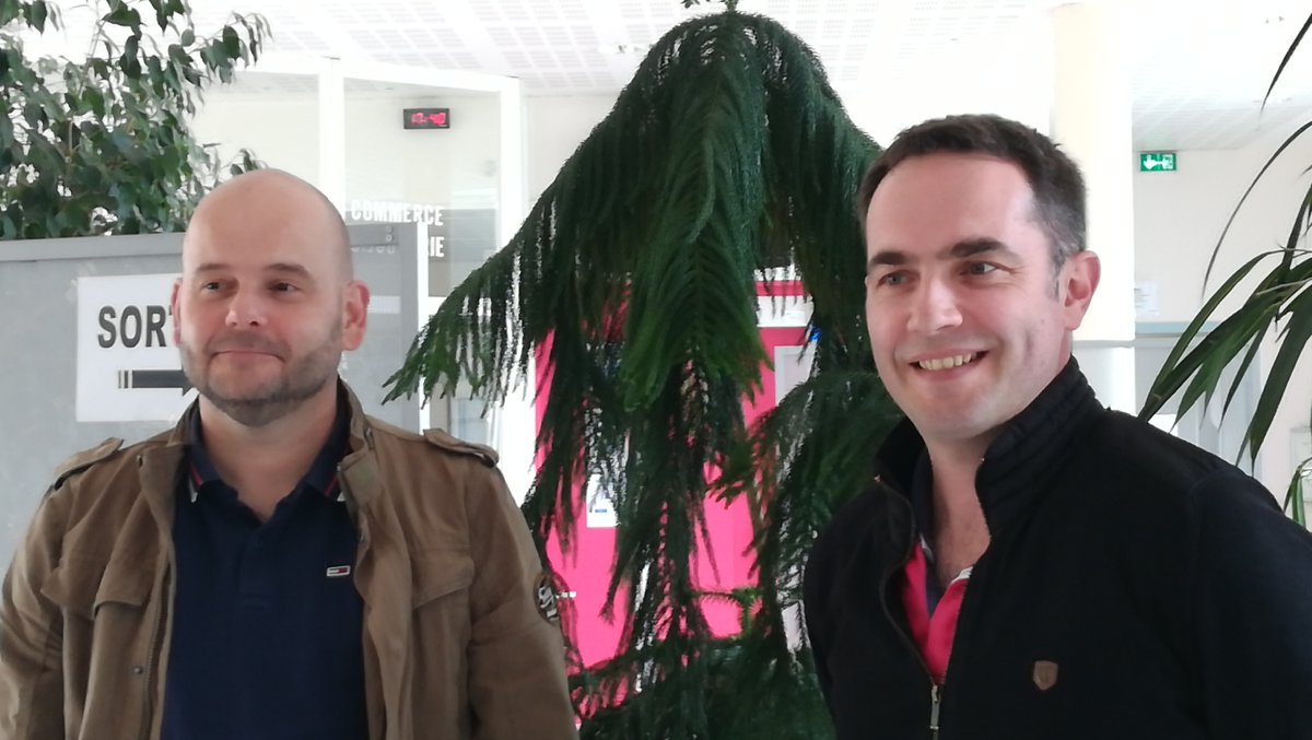 christelleSept's tweet photo. Création d'un Club de restaurateurs saumurois avec l'appui @CCI49 . Fédérer, représenter les restaurateurs, promouvoir le terroir et le territoire sont les maîtres mots. Une belle dynamique emmenée par Mickaël PIHOURS du Gambetta et Anthony VAILLANT de l'Essentiel à Saumur https://t.co/5dFa2wmn7R