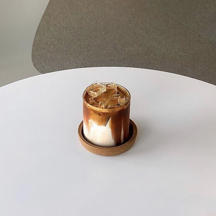 perhaps_aday's tweet image. แก้วปากกลม ทรงต่ำ 
• มีแค่6ใบจองในDM 
•ได้ของตอนปลายเดือนนี้ 💘🥟

(400 มล.) 140 บาท
#มินิมอล #ของแต่งห้อง #แต่งห้อง #แก้วเหลี่ยม #พรีออเดอร์เกาหลี #พรีออเดอร์จีน #ของแต่งบ้าน #ห้องครัว #แจกัน #ร้านกาแฟ #คาเฟ่