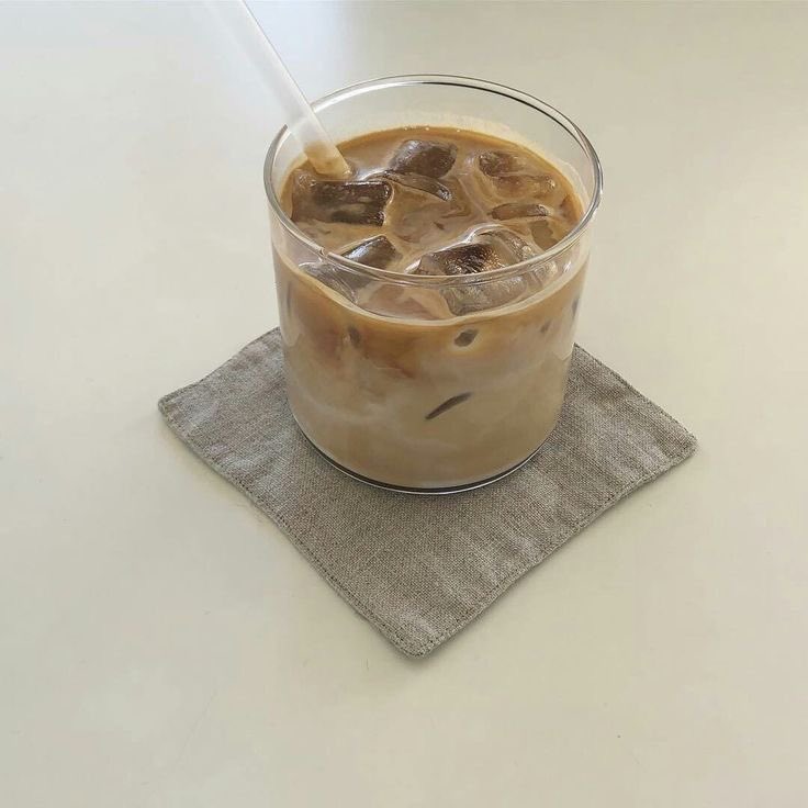 perhaps_aday's tweet image. แก้วปากกลม ทรงต่ำ 
• มีแค่6ใบจองในDM 
•ได้ของตอนปลายเดือนนี้ 💘🥟

(400 มล.) 140 บาท
#มินิมอล #ของแต่งห้อง #แต่งห้อง #แก้วเหลี่ยม #พรีออเดอร์เกาหลี #พรีออเดอร์จีน #ของแต่งบ้าน #ห้องครัว #แจกัน #ร้านกาแฟ #คาเฟ่