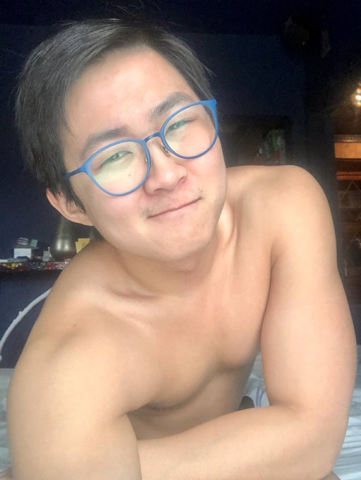 I&rsquo;ve got that heavy dick! 😩 Like and RT if you want to feel his weight! 🥺 you can see me put my heavy<a href="/tag/humpday"class="tags"><span>#humpday</span></a>