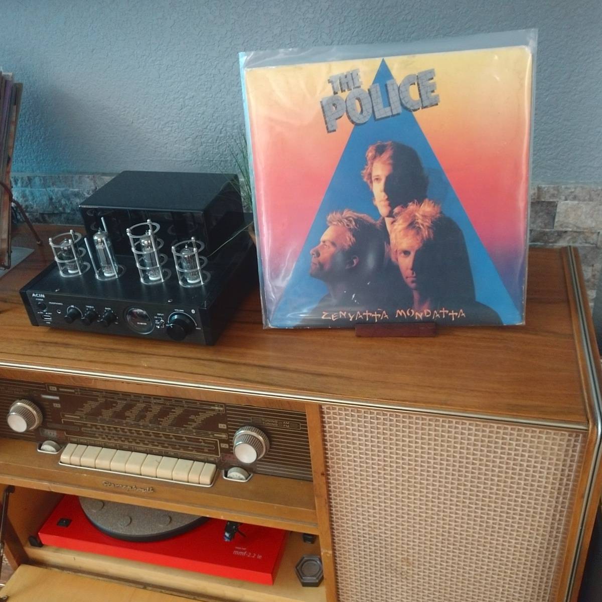 UpCycleAudio's tweet image. #NowPlaying 🎶Turn on the radio,  the static hurts my ears...
Tell me where would I go, I ain't been out in years🎶

Choose Vinyl at Cvrcbox.com

#records #music  #stereo  #vinyl #recordplayers #Turntables #Police #Sting