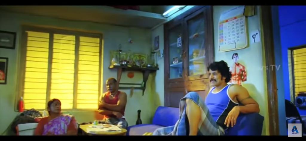 giridharGD's tweet image. Me watching @KeerthyOfficial&apos;s ad on tv #Daburamla 😝😝😝😝.. 
Tv lo keerthy ni choosthe ado teliyani anandam.