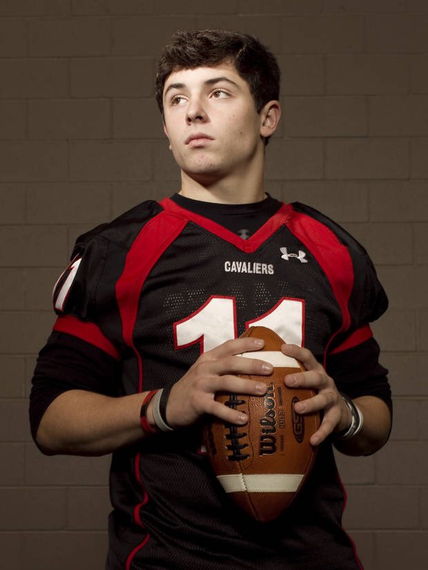 DodgerDealer's tweet photo. Baker Mayfield but when you scroll down he gains more facial hair https://t.co/yqdr98Zkz0