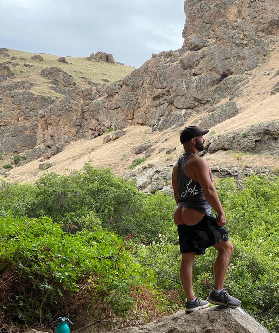 Let&rsquo;s go hiking 😏😏😏 https://t.co/Jw4wEbv1ui<a href="/tag/almost2yrs"class="tags"><span>#almost2yrs</span></a>