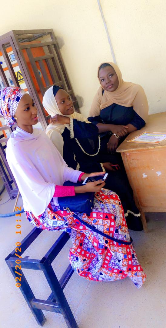 sirbash26's tweet photo. #DearClassOf2020
#schoolreopening 
The challenge:
Retweet with a group picture you took with your friends back in your #Jambito days with the following tag: #ABUOnlineG2G.
@ABU_Campus
@Ieta_ABU
@ABU_buss_school
@Naliss_AbuZaria
@Alii_sadeeq
@ABU_Life_Sci_01
 ..let's go..🏃🏃🤸 https://t.co/6QjDvGOYxb