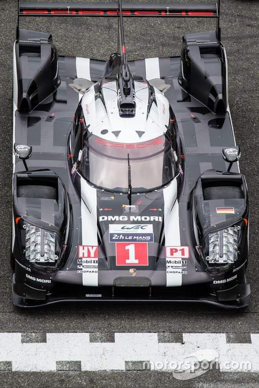 TracyPinnock's tweet photo. Four years ago. #FacebookMemories  #2016 #LeMans24 #Audi #Porsche #Car8 #Car1 #SharingTheSupport #Webber #Jarvis https://t.co/US00klPFgx