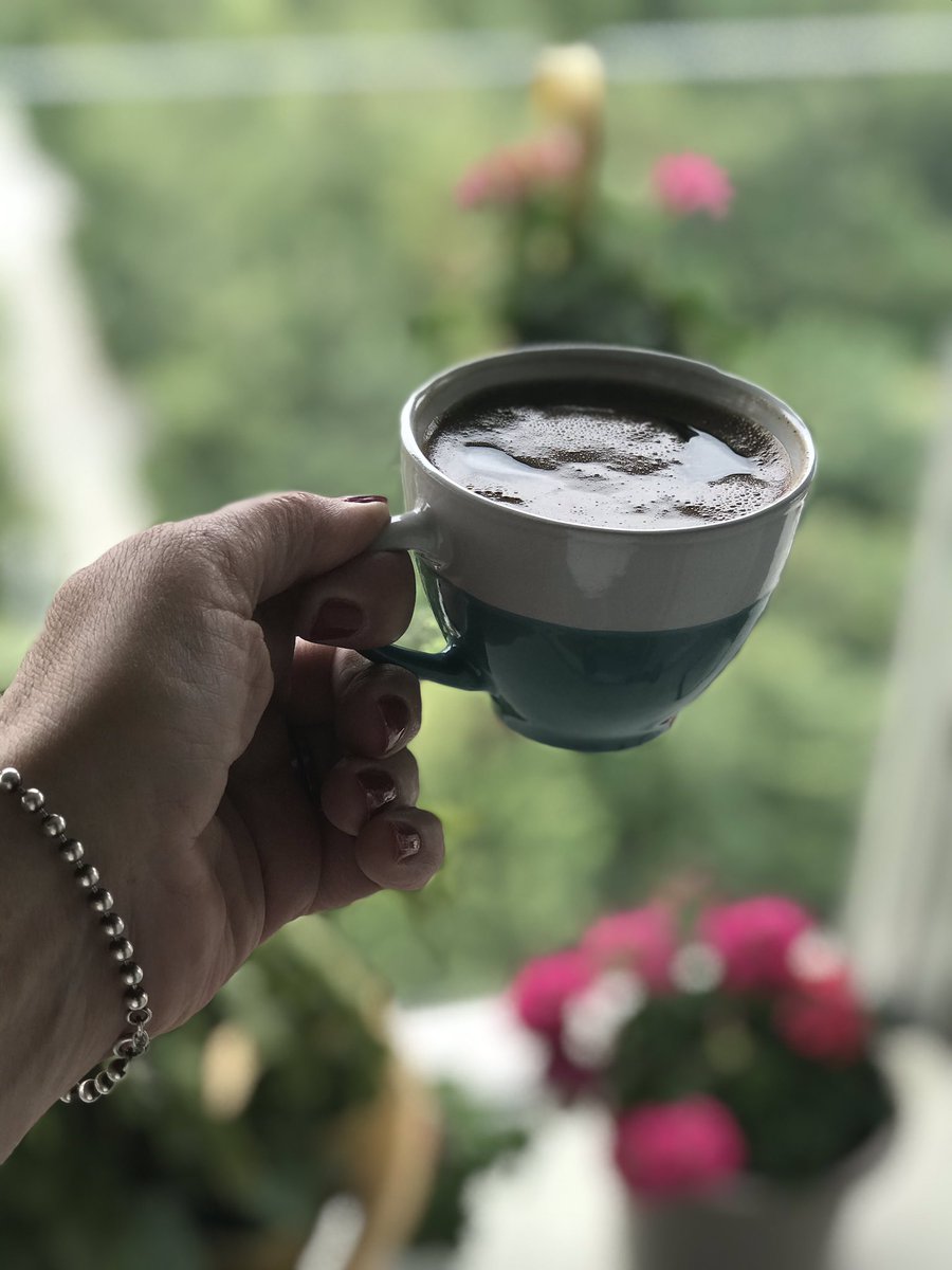 ipekinciipek's tweet photo. Gün akşam’a döndüü , huzur ile gelsin ..🤞hepimize İyi akşam’lar                                              #relax                                                  #memedefendi                                  #cafeturc 👌 https://t.co/3l8Ge6xh76