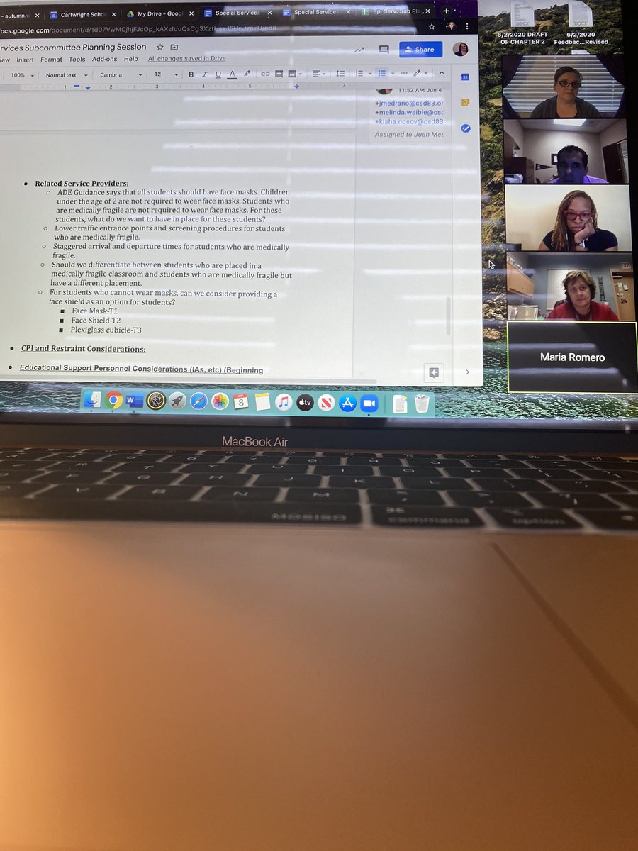 AutumnW9381's tweet photo. Subcommittee planning with parent and student participation!!! #OneTeamUnaFamilia 🤗 https://t.co/UzSJfORNNk