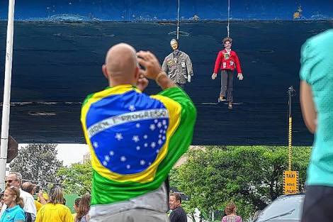 TigordoG's tweet photo. @jairbolsonaro Isso é democracia? https://t.co/febpRPHfTx