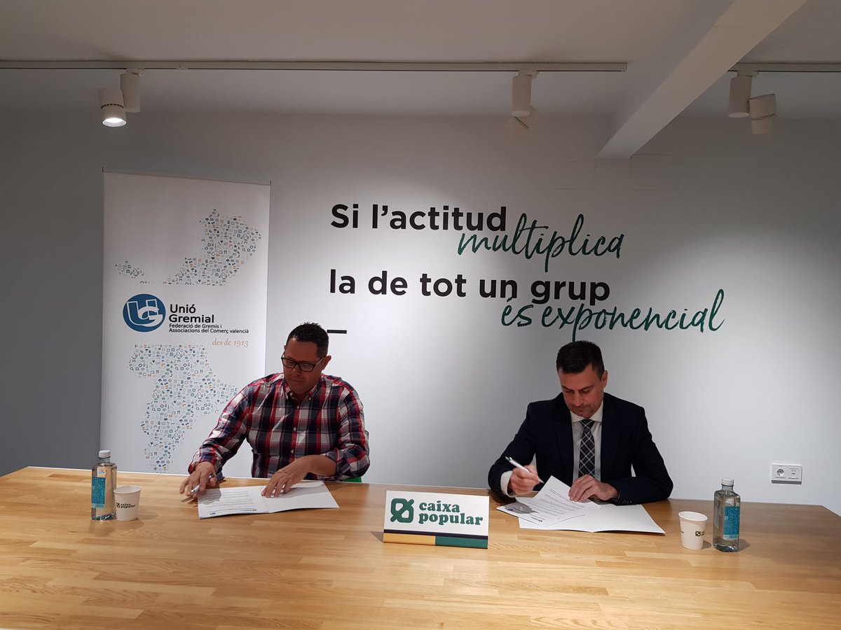 caixapopular's tweet photo. Ara més que mai, hem d'estar al costat del #comerçlocal. Hui hem renovat l'acord de col·laboració amb @uniogremial per a impulsar el teixit comercial valencià https://t.co/fA7cEe9PPl