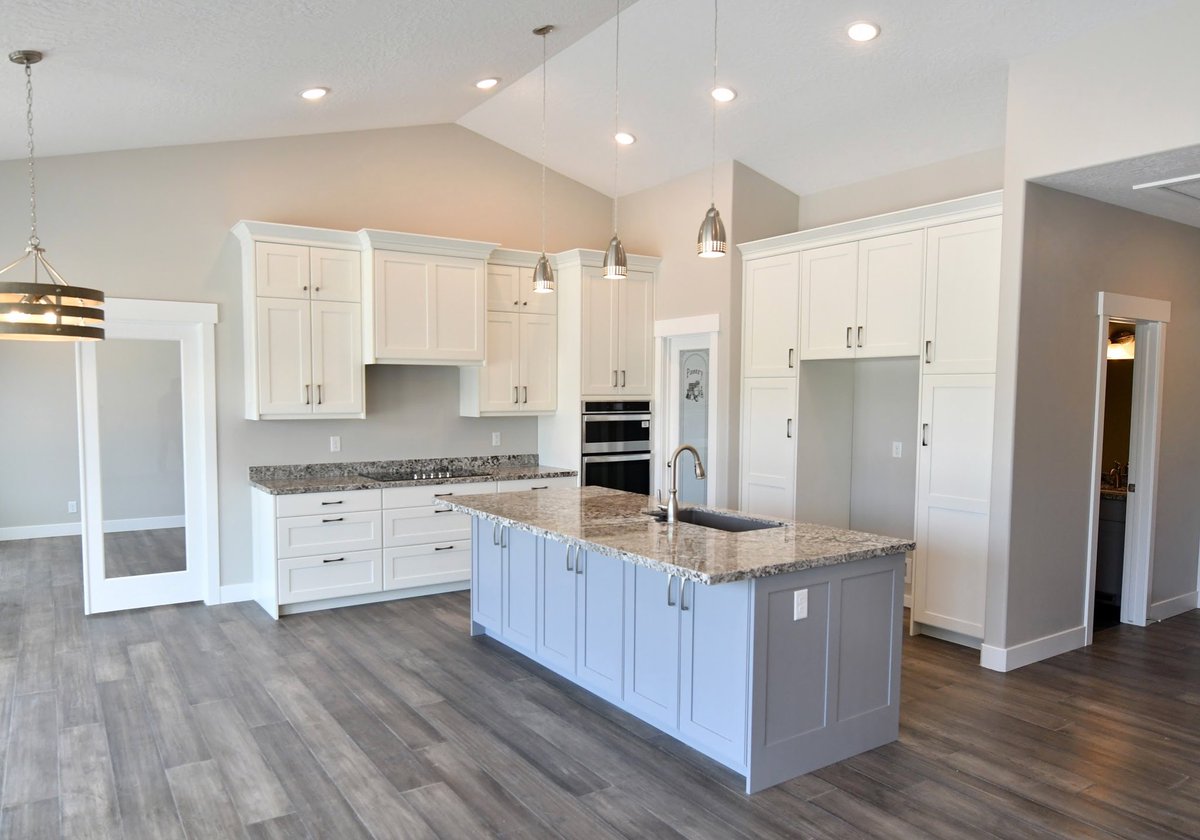 AppliedTechSLC's tweet image. ✨Monday Motivation!
How beautiful is this house that our STUDENTS built, right here in our community. Slide to see just a few images of this work of art. As always, we are so proud of our students &amp;amp; their hard work.🙌🏡
#TheBruinWay #Construction #HouseDevelopment #SLCRealEstate