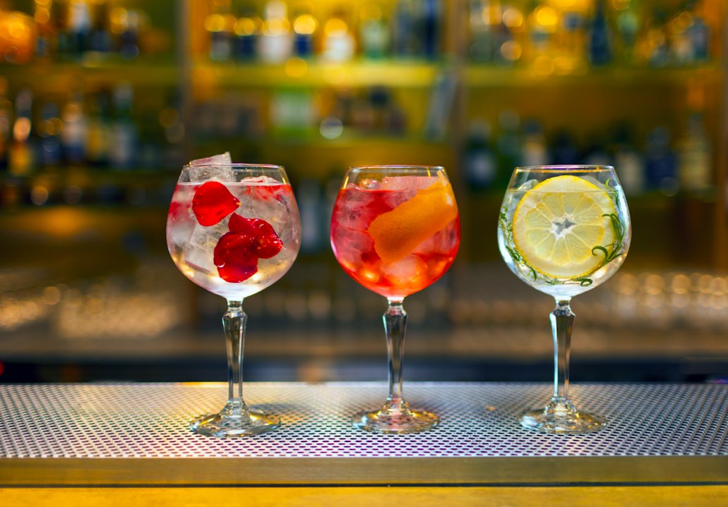 MaryleboneVllge's tweet photo. To finish our 'Food and Drink' day, the @Mandevillehotel shared with us their best Gin &amp; Tonic recipes! Check out the full recipes here 👉 https://t.co/qcox6taji7 Tag us in your creations, and use the hashtag #MaryleboneSummerFestival https://t.co/k7bk0h0MnI