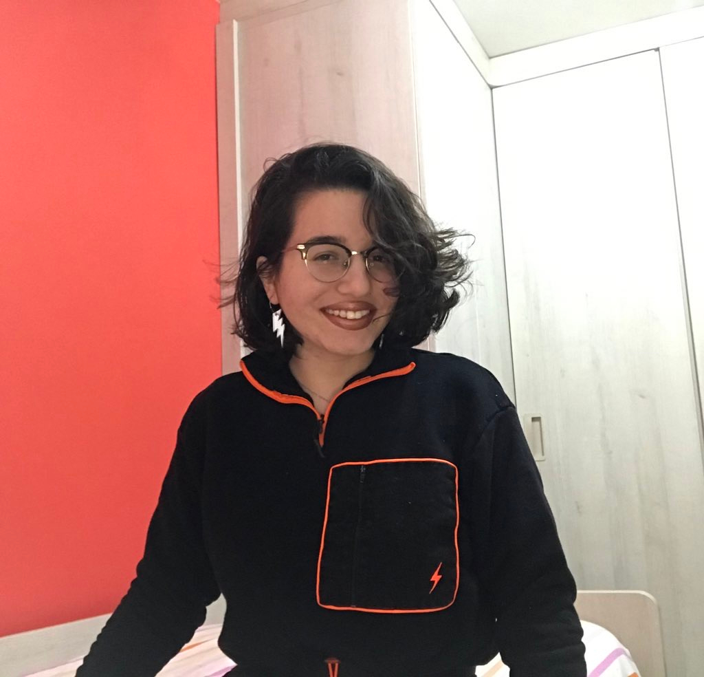 All smiles over here in our GLO cropped sweater  🧡⁠⠀<a href="/TheSwaggerLloyd/">sandra❤️‍🔥</a>