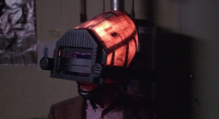 HunkSoldier's tweet image. I dunno man... VideoDrome's Helmet kinda reminds me of Stålenhag's Neurocaster.. I mean, I dont know what VideoDrome's helmet is for, people say its for VR.. But it really reminds me of Stålenhag's Neurocaster.