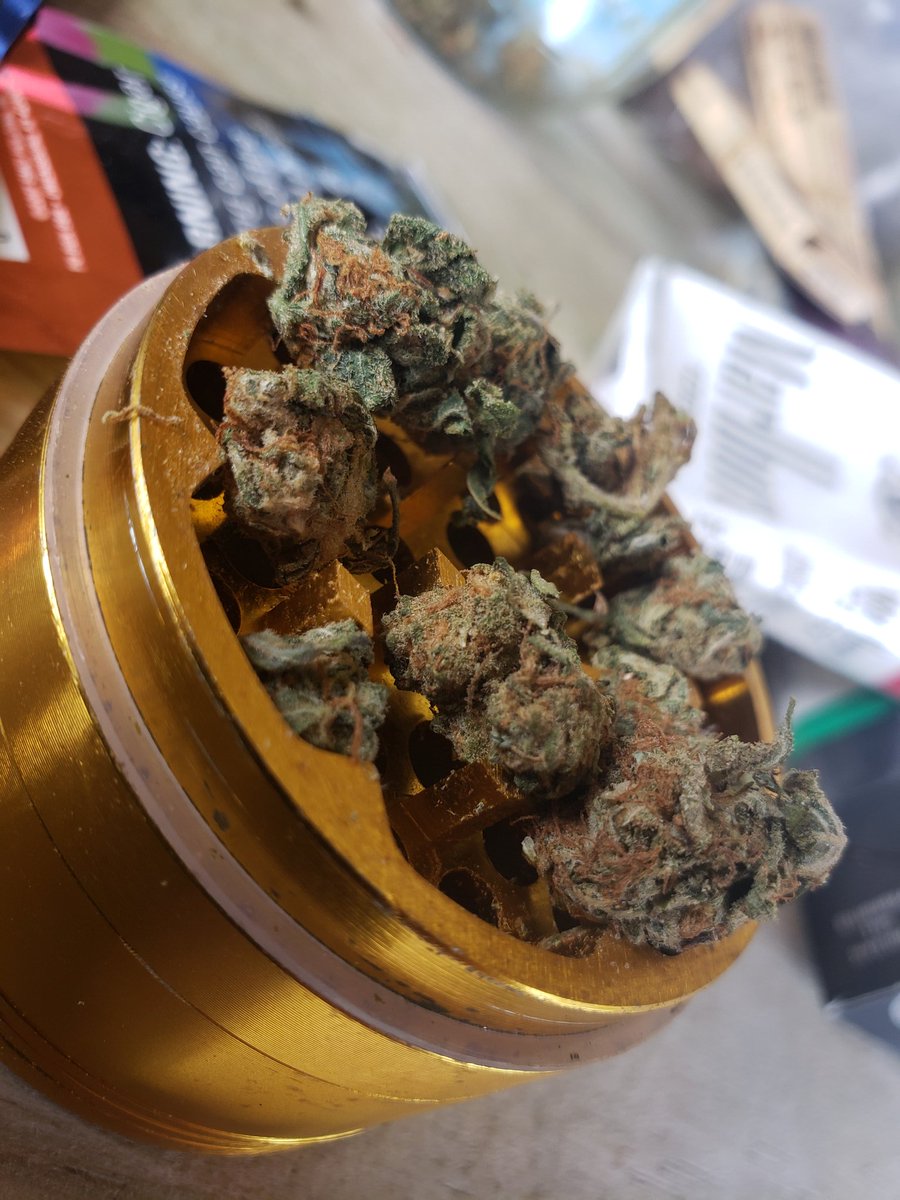 LiiveFromVA's tweet photo. I'll roll a 28 gram blunt if this gets 50 shares Nd 25 likes https://t.co/aYxpGvruDL