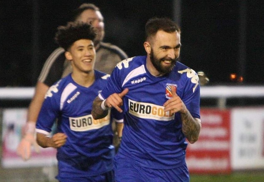 bangorcityfc's tweet photo. Oh we love a reunion, don't you? 💙

#RobbieReturns #BangorCity https://t.co/dVhcX0Qyxj